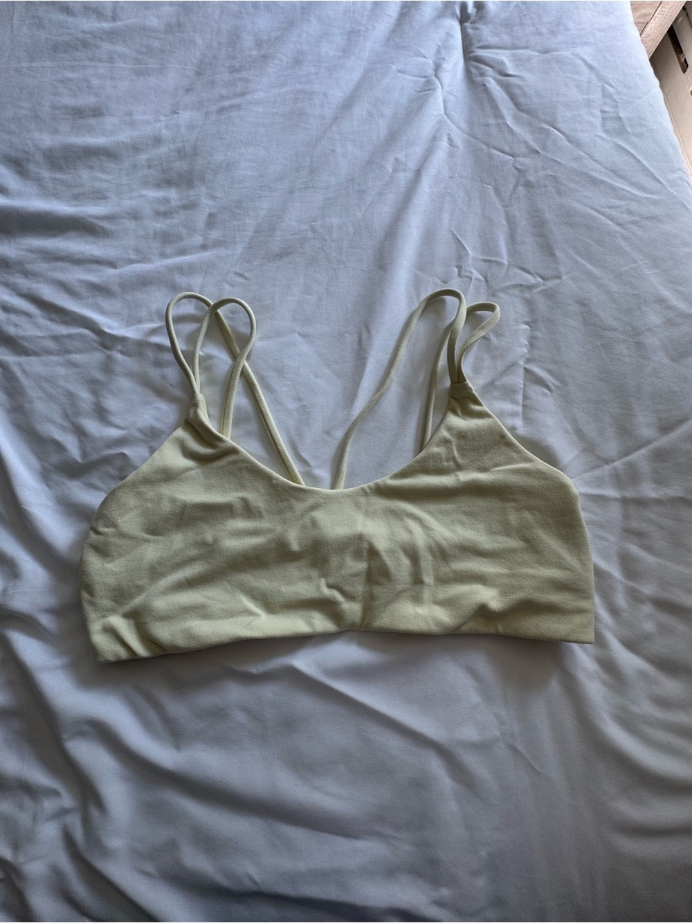 Aritzia TnAction TnaBUTTER™ Altitude Sports Bra - Lemon Drop
